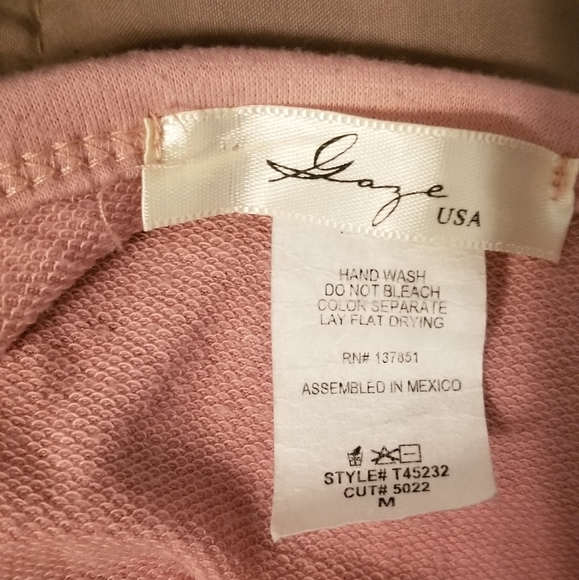 "Rebellious Nature" pink crop top - Picture 5 of 5